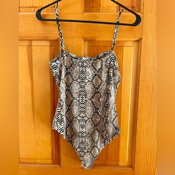 Princess Polly Vinny Snakeskin Print Bodysuit - Picture 4 of 6